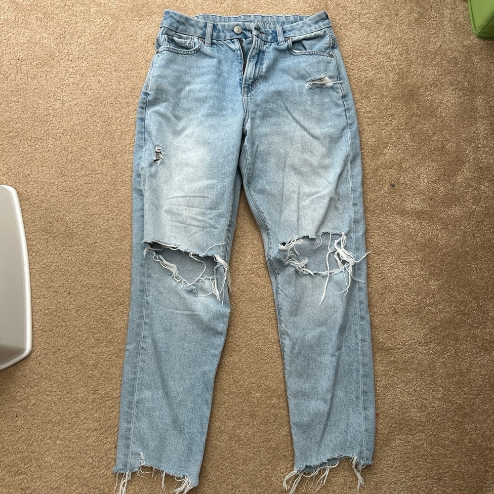 American Eagle Outfitters Light Blue Distressed Curvy Mom Jeans